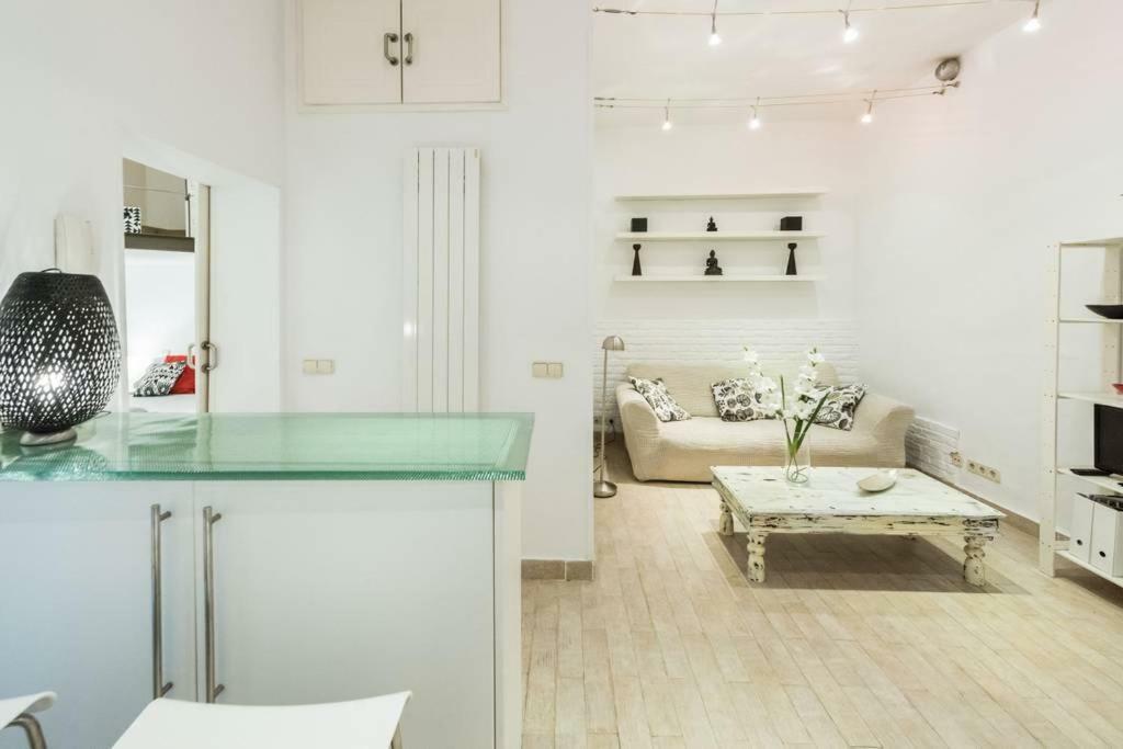 Stylish Loft At Chueca'S Heart Lägenhet Madrid Exteriör bild
